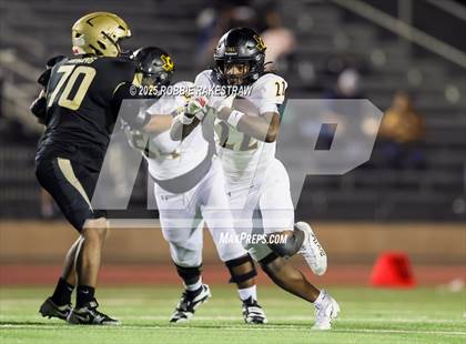 Thumbnail 1 in Crandall @ Irving photogallery.