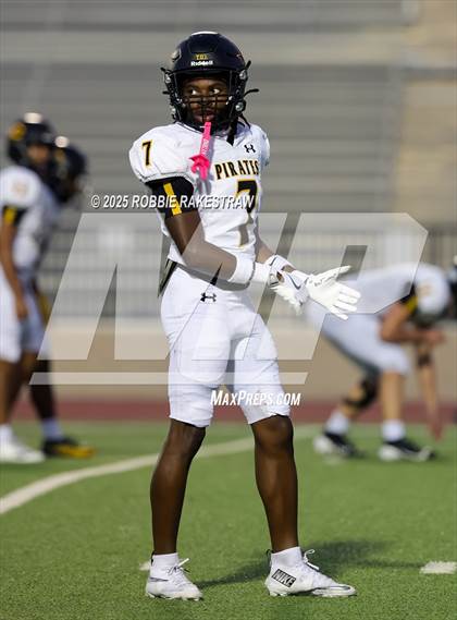 Thumbnail 1 in Crandall @ Irving photogallery.