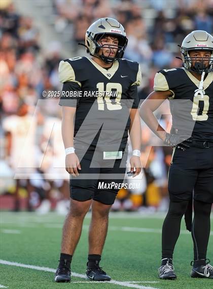 Thumbnail 3 in Crandall @ Irving photogallery.