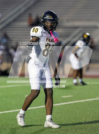 Thumbnail 1 in Crandall @ Irving photogallery.