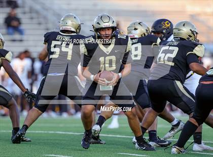 Thumbnail 1 in Crandall @ Irving photogallery.