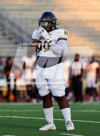 Thumbnail 1 in Crandall @ Irving photogallery.