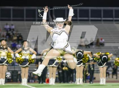 Thumbnail 3 in Crandall @ Irving photogallery.