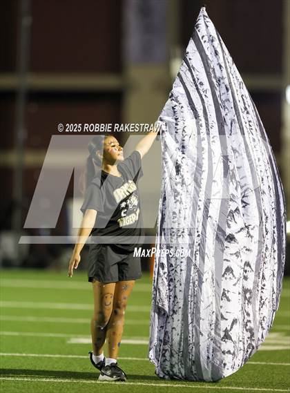 Thumbnail 3 in Crandall @ Irving photogallery.