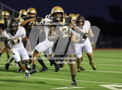 Thumbnail 2 in Crandall @ Irving photogallery.