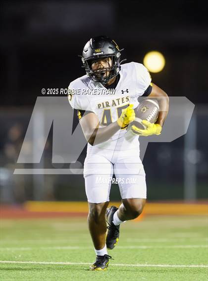 Thumbnail 1 in Crandall @ Irving photogallery.