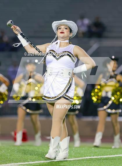 Thumbnail 3 in Crandall @ Irving photogallery.