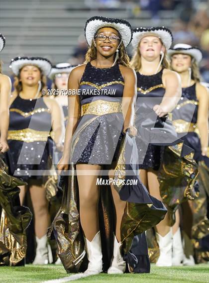 Thumbnail 3 in Crandall @ Irving photogallery.