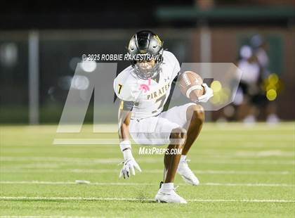 Thumbnail 2 in Crandall @ Irving photogallery.