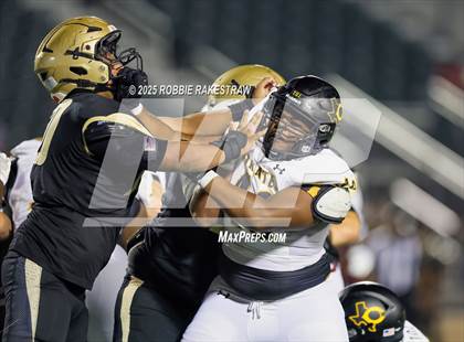 Thumbnail 3 in Crandall @ Irving photogallery.