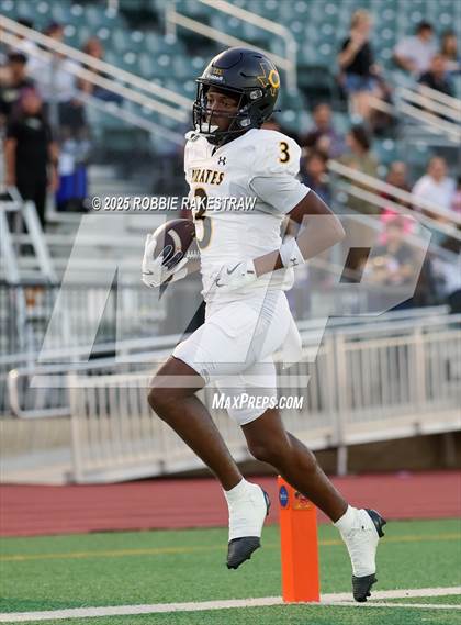 Thumbnail 3 in Crandall @ Irving photogallery.