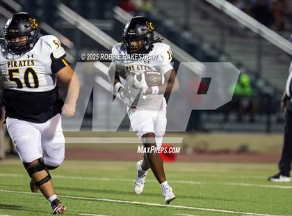 Thumbnail 1 in Crandall @ Irving photogallery.