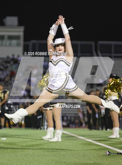 Thumbnail 1 in Crandall @ Irving photogallery.