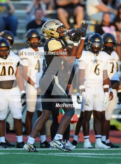 Thumbnail 2 in Crandall @ Irving photogallery.