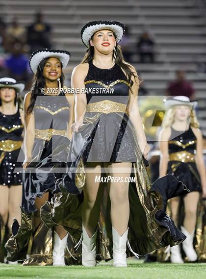 Thumbnail 1 in Crandall @ Irving photogallery.