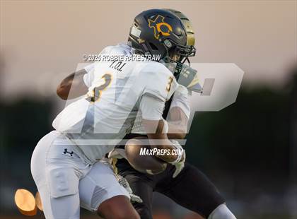 Thumbnail 1 in Crandall @ Irving photogallery.