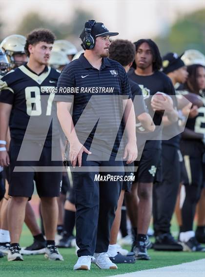 Thumbnail 2 in Crandall @ Irving photogallery.