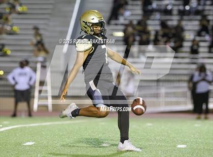 Thumbnail 1 in Crandall @ Irving photogallery.