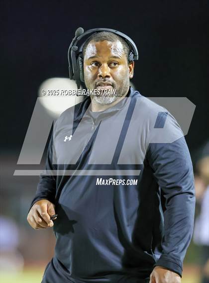 Thumbnail 1 in Crandall @ Irving photogallery.