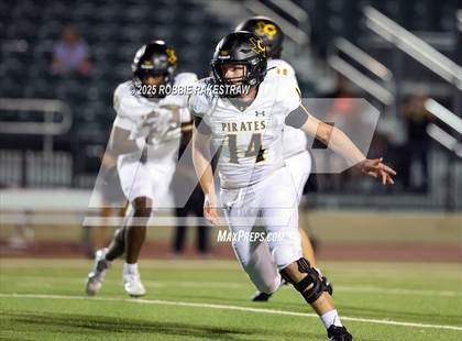 Thumbnail 3 in Crandall @ Irving photogallery.