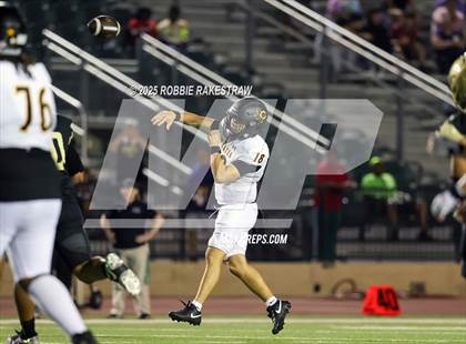 Thumbnail 1 in Crandall @ Irving photogallery.