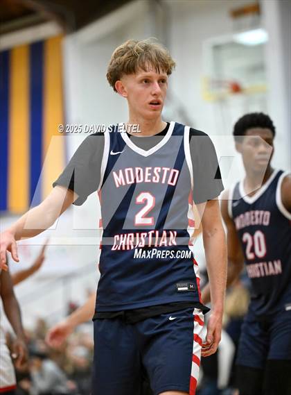 Thumbnail 2 in Modesto Christian vs. Dublin (Gridley Invitational) photogallery.
