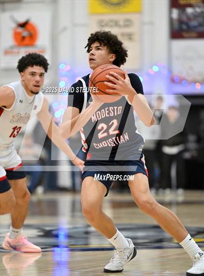 Thumbnail 3 in Modesto Christian vs. Dublin (Gridley Invitational) photogallery.