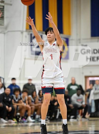 Thumbnail 1 in Modesto Christian vs. Dublin (Gridley Invitational) photogallery.