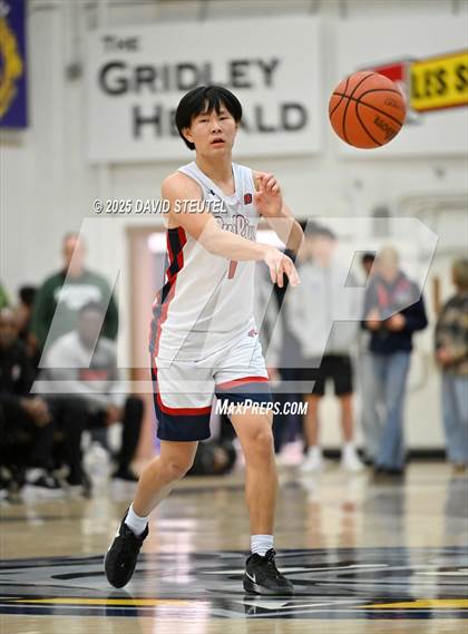 Thumbnail 2 in Modesto Christian vs. Dublin (Gridley Invitational) photogallery.