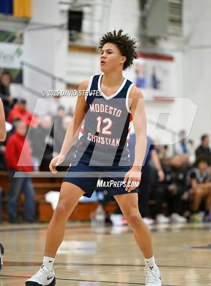 Thumbnail 1 in Modesto Christian vs. Dublin (Gridley Invitational) photogallery.