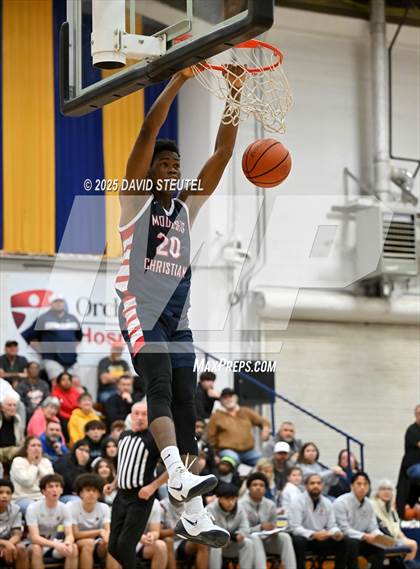 Thumbnail 1 in Modesto Christian vs. Dublin (Gridley Invitational) photogallery.
