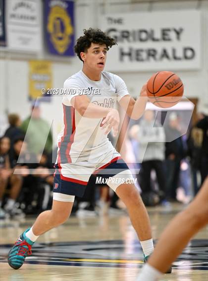 Thumbnail 3 in Modesto Christian vs. Dublin (Gridley Invitational) photogallery.