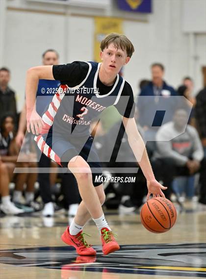 Thumbnail 2 in Modesto Christian vs. Dublin (Gridley Invitational) photogallery.