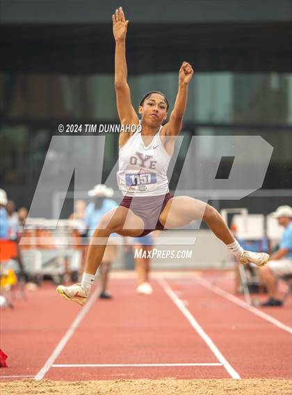 Thumbnail 1 in UIL Girls Track & Field Finals (Day 1) photogallery.
