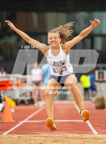 Thumbnail 1 in UIL Girls Track & Field Finals (Day 1) photogallery.