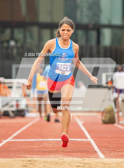Thumbnail 2 in UIL Girls Track & Field Finals (Day 1) photogallery.