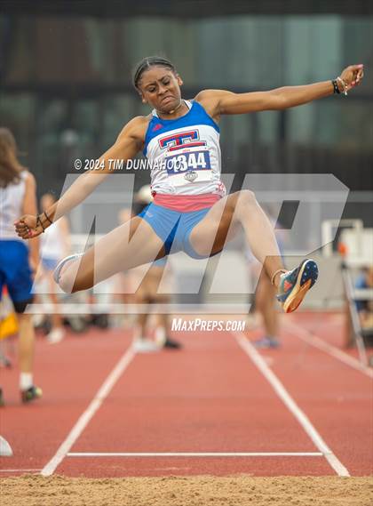 Thumbnail 3 in UIL Girls Track & Field Finals (Day 1) photogallery.