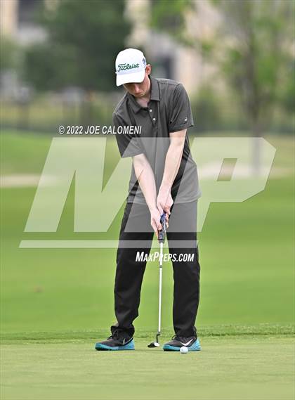 Thumbnail 2 in UIL 1A Boys State Golf Tournament Finals photogallery.