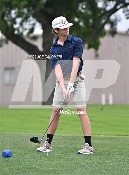 Thumbnail 1 in UIL 1A Boys State Golf Tournament Finals photogallery.