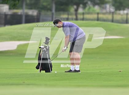 Thumbnail 2 in UIL 1A Boys State Golf Tournament Finals photogallery.