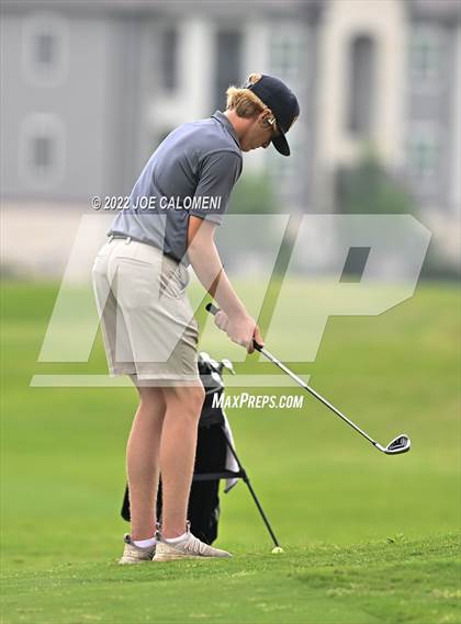 Thumbnail 2 in UIL 1A Boys State Golf Tournament Finals photogallery.