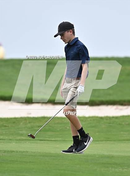 Thumbnail 2 in UIL 1A Boys State Golf Tournament Finals photogallery.