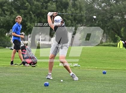Thumbnail 2 in UIL 1A Boys State Golf Tournament Finals photogallery.