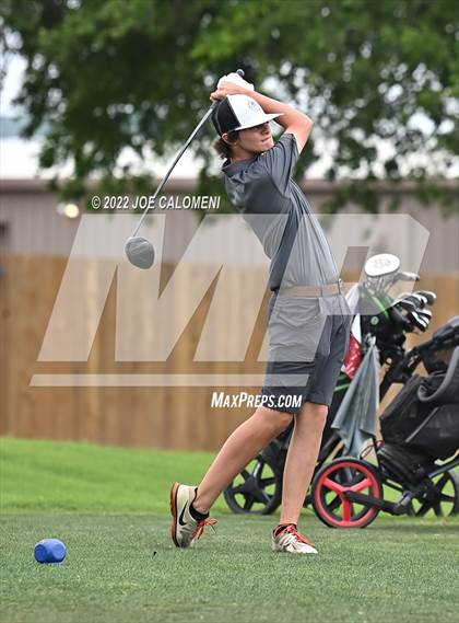 Thumbnail 2 in UIL 1A Boys State Golf Tournament Finals photogallery.