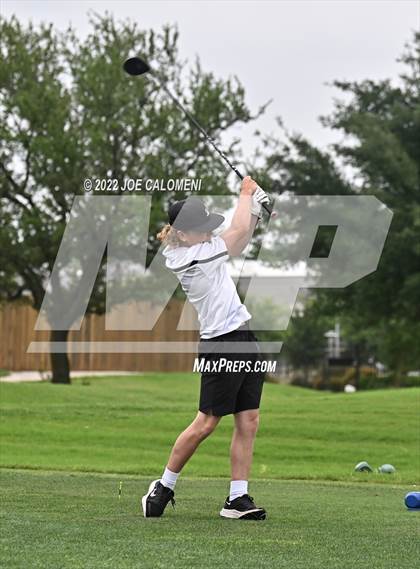 Thumbnail 2 in UIL 1A Boys State Golf Tournament Finals photogallery.