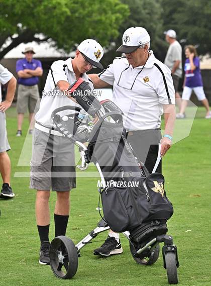 Thumbnail 2 in UIL 1A Boys State Golf Tournament Finals photogallery.