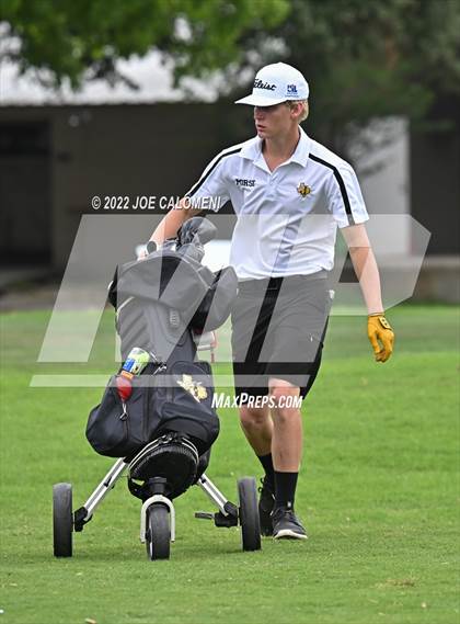 Thumbnail 2 in UIL 1A Boys State Golf Tournament Finals photogallery.