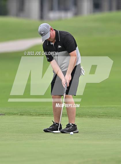 Thumbnail 2 in UIL 1A Boys State Golf Tournament Finals photogallery.