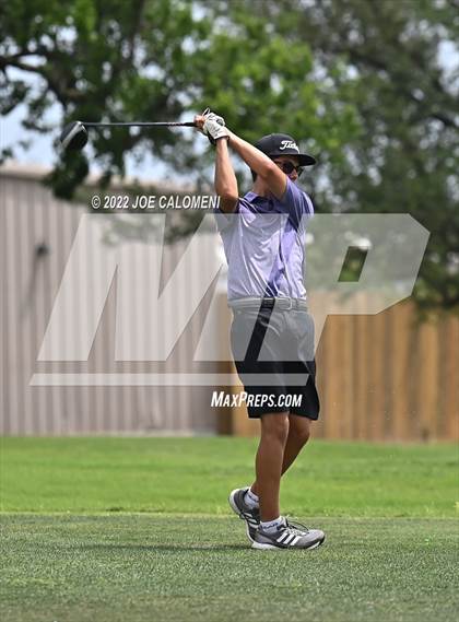 Thumbnail 2 in UIL 1A Boys State Golf Tournament Finals photogallery.