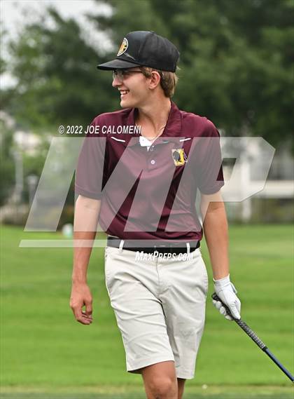 Thumbnail 2 in UIL 1A Boys State Golf Tournament Finals photogallery.